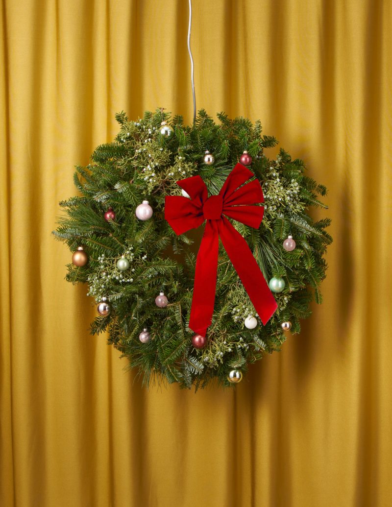 The Sill holiday wreath with bow Variant 3